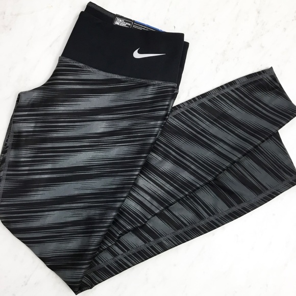 Nike Pants - NWT Oregon Nike Legend 2.0 Tight Fit Leggings